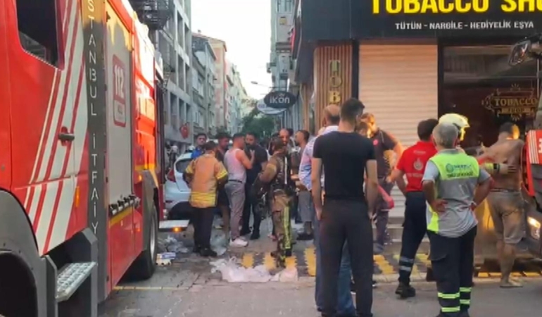 Bakırköy’deki otelde meydana gelen yangında 12 kişi yaralandı.