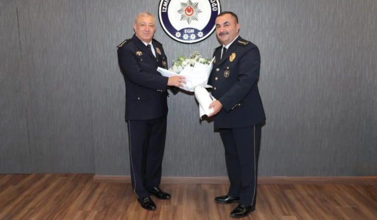İzmir Emniyetinde devir teslim gerçekleştirildi! Arıbaş yeni görevine başladı.
