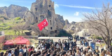 izmir-farkini-ortaya-koydu-rekorun-adresi-izmir-oldu-milyonlarca-turist-buraya-akin-etti-17906741557.webp