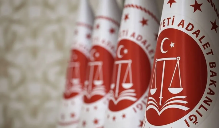 İzmir pilot şehir oldu! 135 Alo Adalet Hattı dönemi başladı.