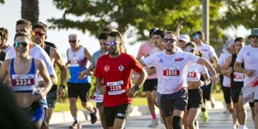 izmirde-9-eylul-coskusu-yari-maratonla-taclandi-1789301225057.jpeg