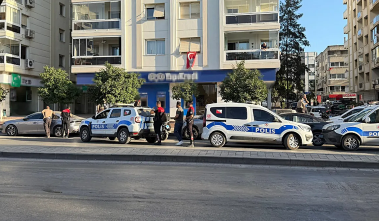 İzmir’de banka soygunu ihbarı: Ekipler bölgeyi abluka altına aldı