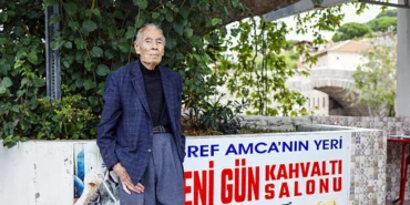 izmirde-bir-devir-kapaniyor-bergamada-esref-amcayi-tanimayan-yok-80-yillik-dukkanina-veda-ediyor-179.webp