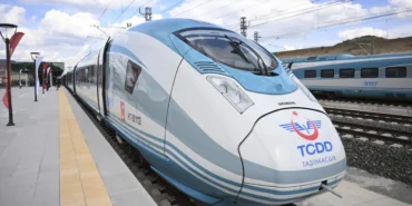 izmirliler-bu-haberi-bekliyordu-bakan-uraloglu-yht-mujdesini-verdi-izmire-hizli-tren-ne-zaman-geliyo.webp