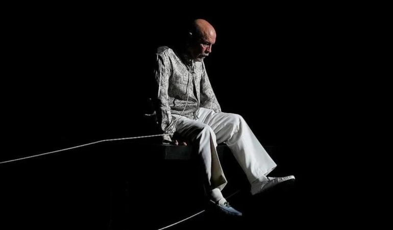 Oyuncu Malkovich, İsrail halkını öven sahte tanıtım metni sebebiyle Tel Aviv konserini iptal etti.
