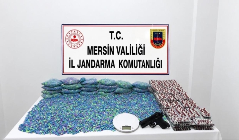 Mersin’de 64 bin 175 adet uyuşturucu hap bulundu.