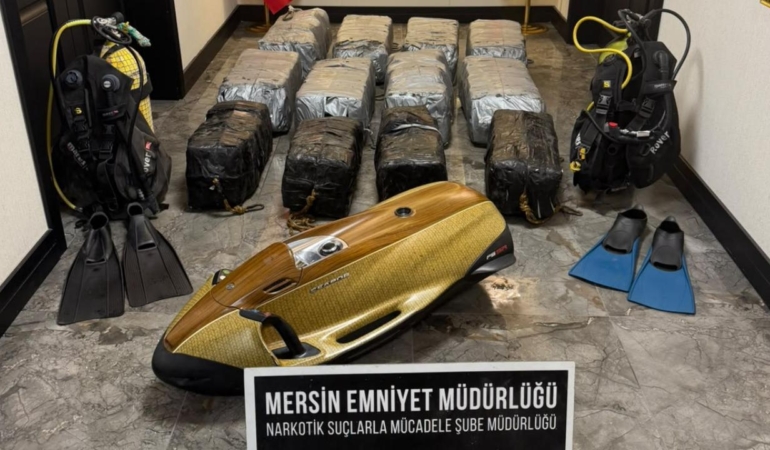 Mersin Limanı’nda 350 kilogram uyuşturucu madde yakalandı.