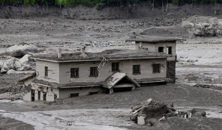 Nepal’deki sel felaketinde ölenlerin sayısı 939’a ulaştı.