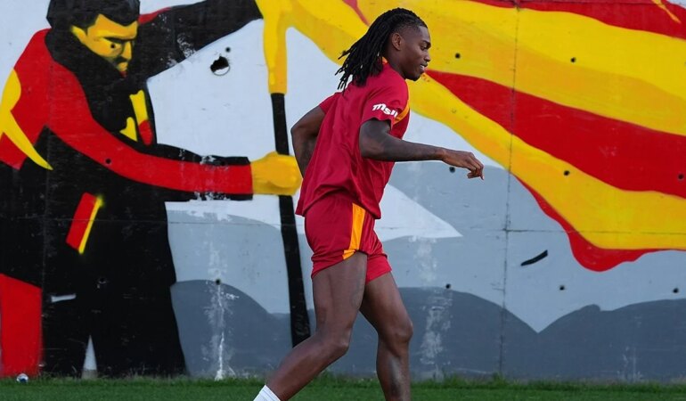 Rafael Leao, Galatasaray’daki ilk antrenmanına katıldı.