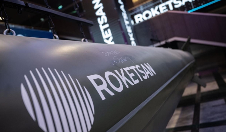 ROKETSAN, ŞİMŞEK 1 ve 2 projeleriyle Türkiye’nin uzay alanında yeni bir döneme girmesini sağlayacak.