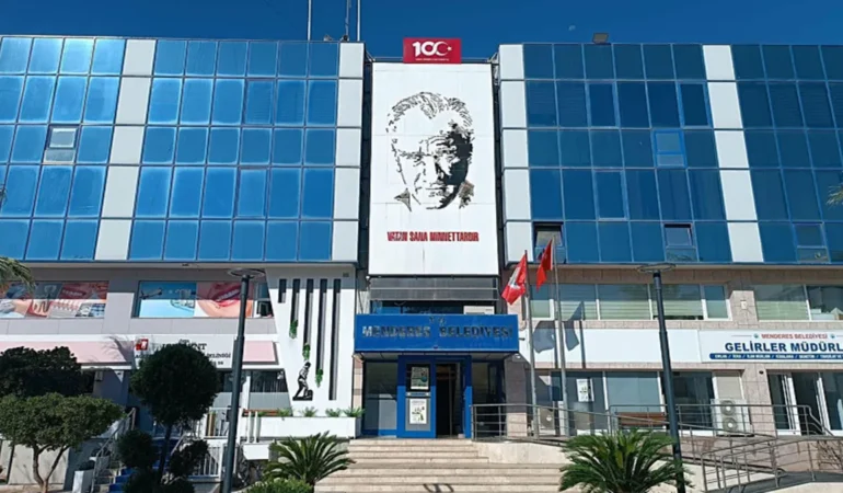 SON DAKİKA: İzmir Menderes Belediyesi’ne ikinci operasyon: 9 şüpheli gözaltına alındı