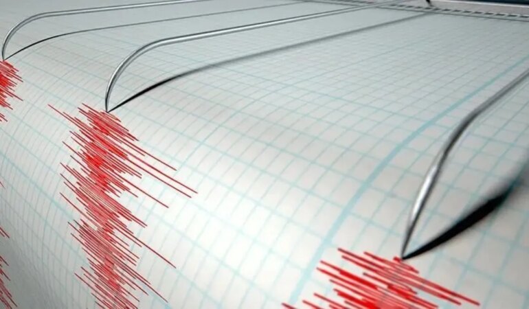 SON DAKİKA: Manisa’da korkutan deprem! İzmir’de de hissedildi