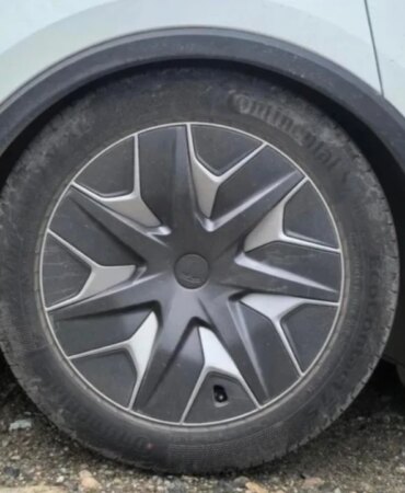 tesla-model-y-lnin-arka-tarafi-cokuyor-yay-degisimi-bile-yetmeyebilir-7qvo.jpg