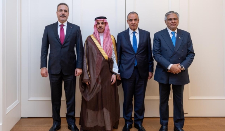 Türkiye, Mısır, Pakistan ve Suudi Arabistan Dışişleri Bakanları Bir Araya Geldi