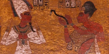 tutankhamunun-mezarinda-yapilan-jeofizik-olcumler-kralice-nefertitiye-ait-gizli-odalarin-varligina-i.webp