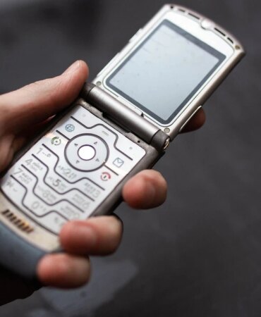 akilli-telefonlardan-once-onlar-vardi-iz-birakan-4-kapakli-telefon-pcbr.jpg