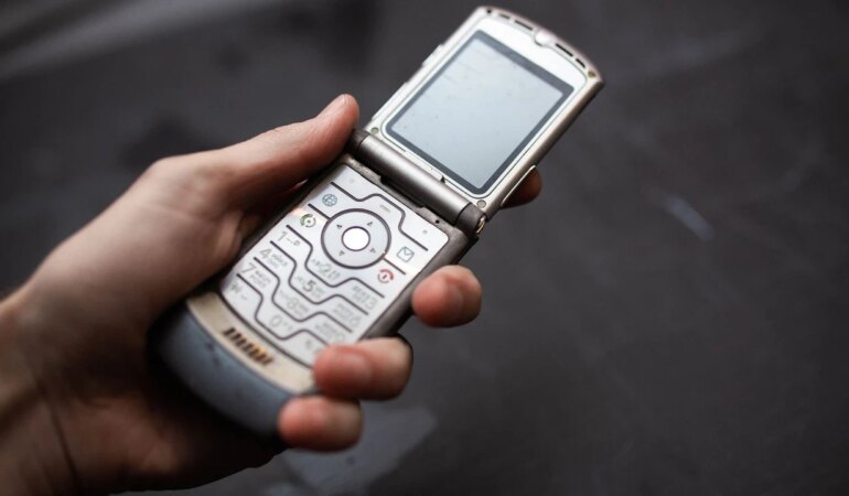 akilli-telefonlardan-once-onlar-vardi-iz-birakan-4-kapakli-telefon-pcbr.jpg