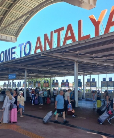 antalya-9-ayda-yuzde-5-turist-kaybetti-1790920595.jpg