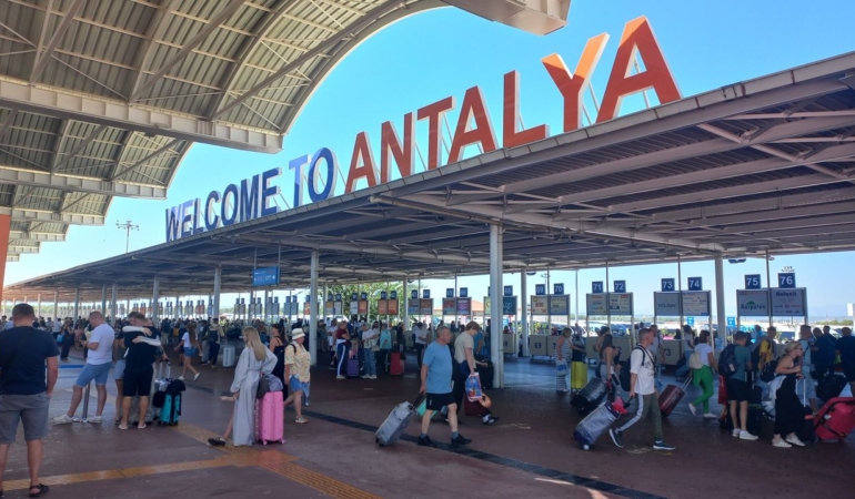 Antalya, 9 ayda yüzde 5 oranında ziyaretçi kaybı yaşadı.