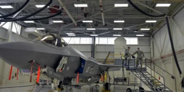 avustralyadan-abdye-gonderilen-gizli-f-35-parcalari-kargo-calisaninin-e-posta-hatasi-nedeniyle-hong.webp