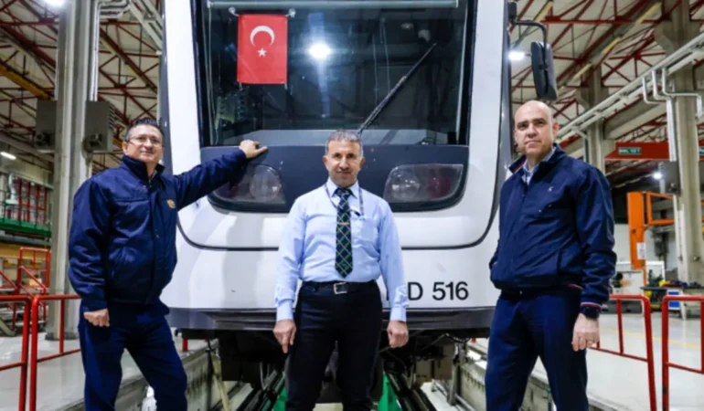 her-gun-binlerce-izmirliyi-tasiyorlar-26-yillik-meslek-hayatinda-oyle-bir-olay-yasadi-ki-17934299442.webp