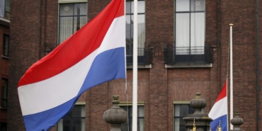 hollanda-bayragi-reu-1520923.jpg