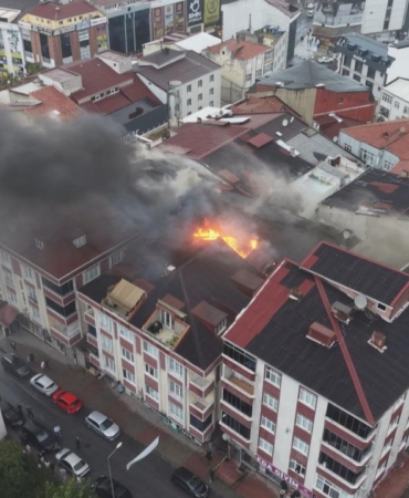 istanbul-bina-yangindha-2495497.jpg