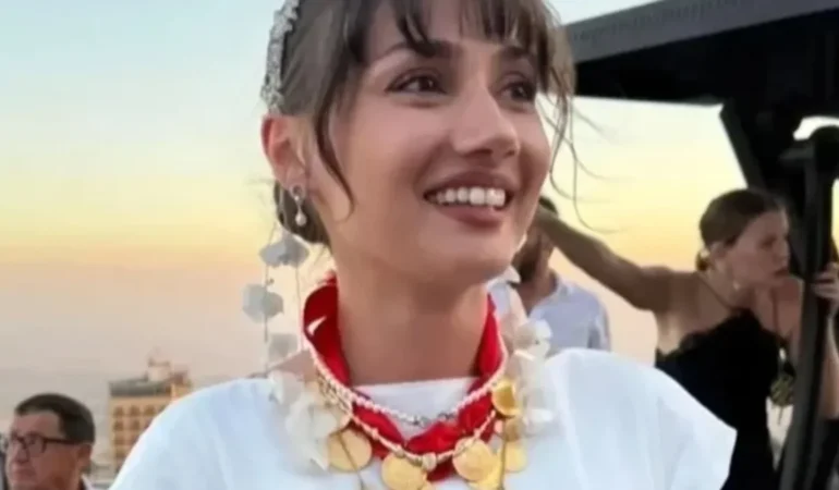 istanbul-kaosundan-kacti-unlu-oyuncu-evlilik-sonrasi-solugu-izmirde-aldi-artik-yeni-yuvasi-orada-179.webp