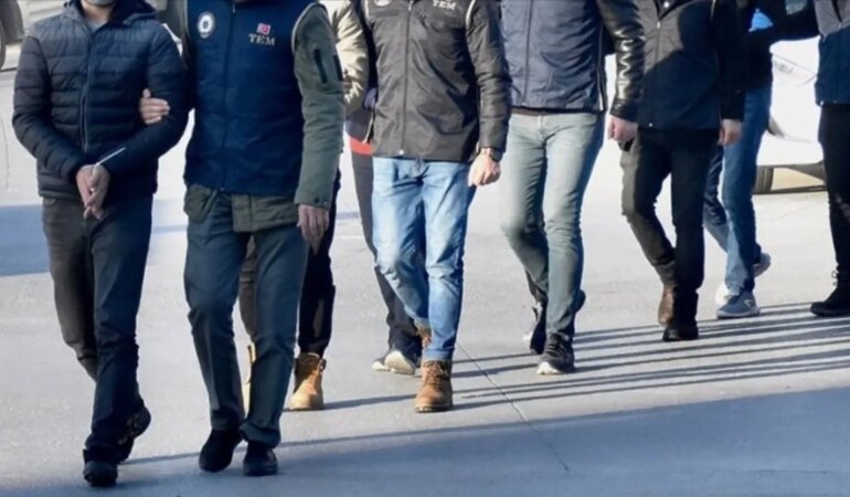istanbul-merkezli-30-ilde-operasyon-85-zanli-yakalandi-1793078887138.jpeg