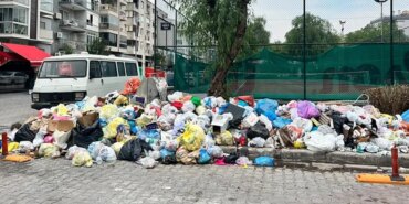 izmir-karsiyakada-copler-birikti-kotu-boku-mahalleliyi-isyan-ettirdi-1792318351063.jpeg