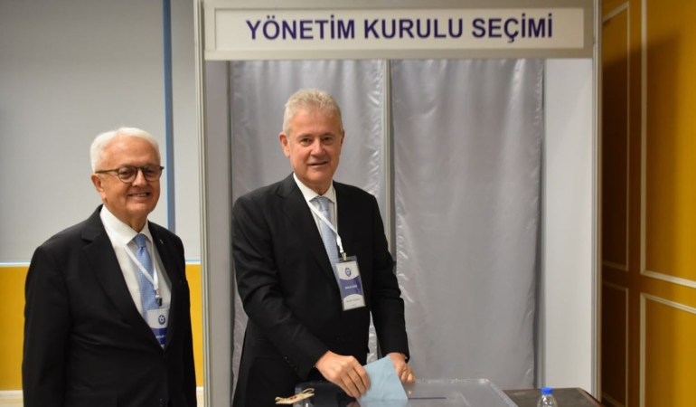 izmir-ticaret-odasinda-mahmut-ozgener-guven-tazeledi-1791481659.jpeg