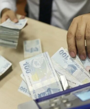 izmirde-dev-ticaret-merkezi-satisa-cikti-iste-belirlenen-fiyat-1793280454234.jpg