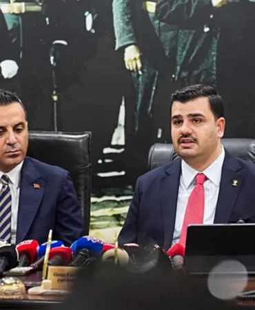 izmirde-fetret-devri-bitti-ak-parti-genel-sekreteri-inandan-ozgur-ozele-sert-sozler-en-capsiz-en-viz.webp
