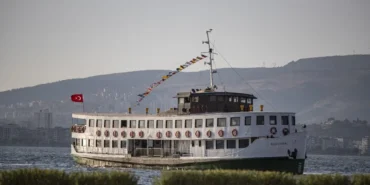 izmirde-hafta-sonu-plani-yapanlara-mujde-bergama-vapuru-yeniden-korfeze-aciliyor-izmiri-bu-sefer-den.webp