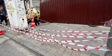 izmirde-kontrolden-cikan-otomobil-carsiyi-birbirine-katti-1793008941885.jpeg