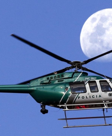 kolombiya-polis-helikopteri-ap-1702440.jpg