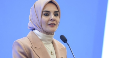 mahinur-ozdemir-goktasaa-2455434.jpg