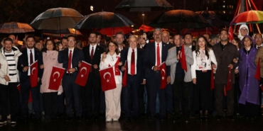 niluferde-cumhuriyet-coskusu-yagmura-ragmen-dinmedi-1793359801.jpg