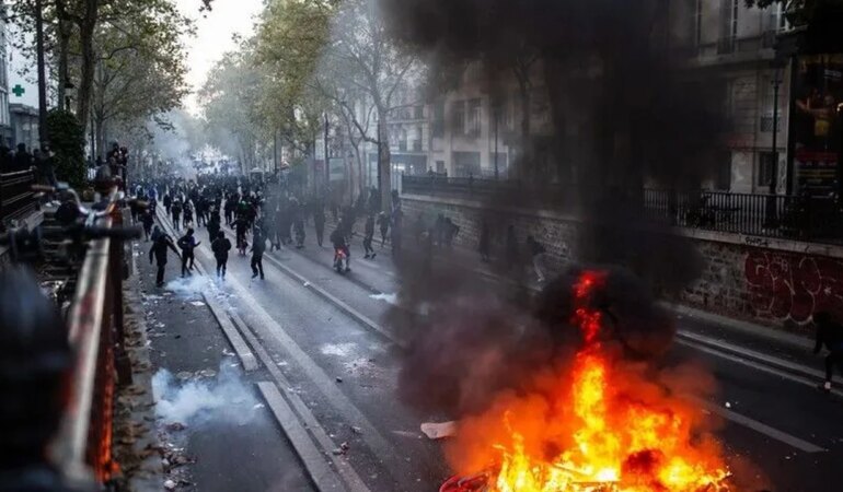 paris-edvw_cover.jpg