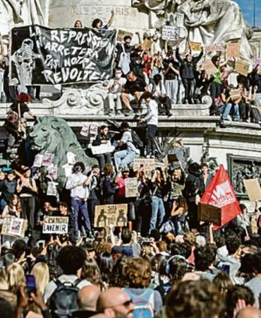 paris-eylem-1792478139.jpg