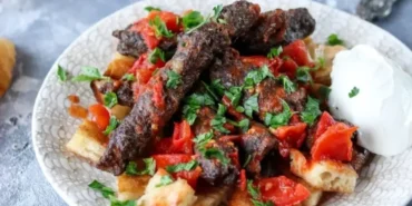 tarihi-sokaklari-kadar-lezzetiyle-de-unlu-izmirde-rotayi-tireye-cevirin-hem-ekonomik-hem-de-lezzetli.webp