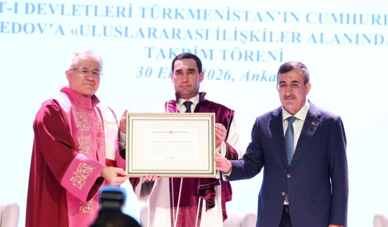 turkmenistan-cumhurbaskani-berdimuhammedov-fahri-doktora-aa-2500022.jpg