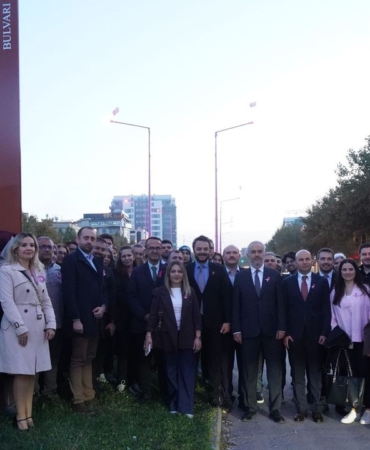 uedasta-pembe-lambalar-farkindalik-icin-yandi-1792673215.jpg