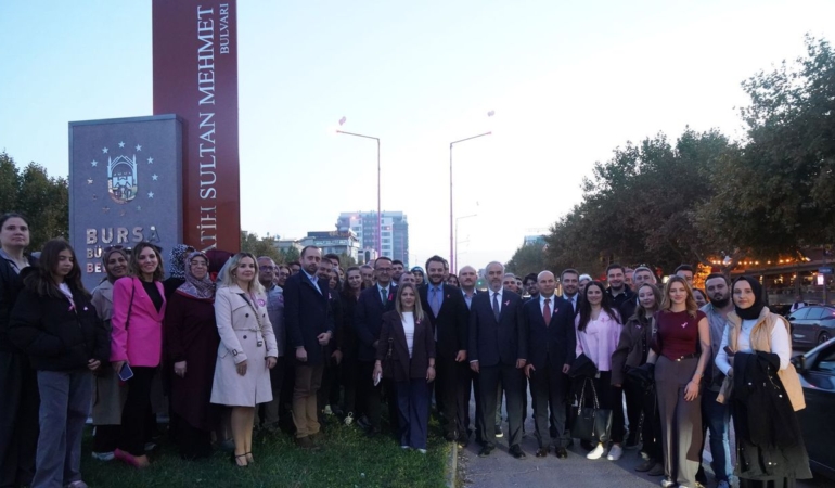 uedasta-pembe-lambalar-farkindalik-icin-yandi-1792673215.jpg